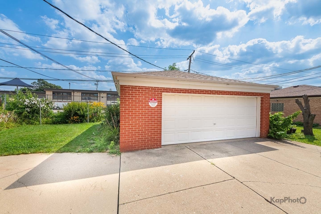 8417 W Berwyn Avenue - Photo 27