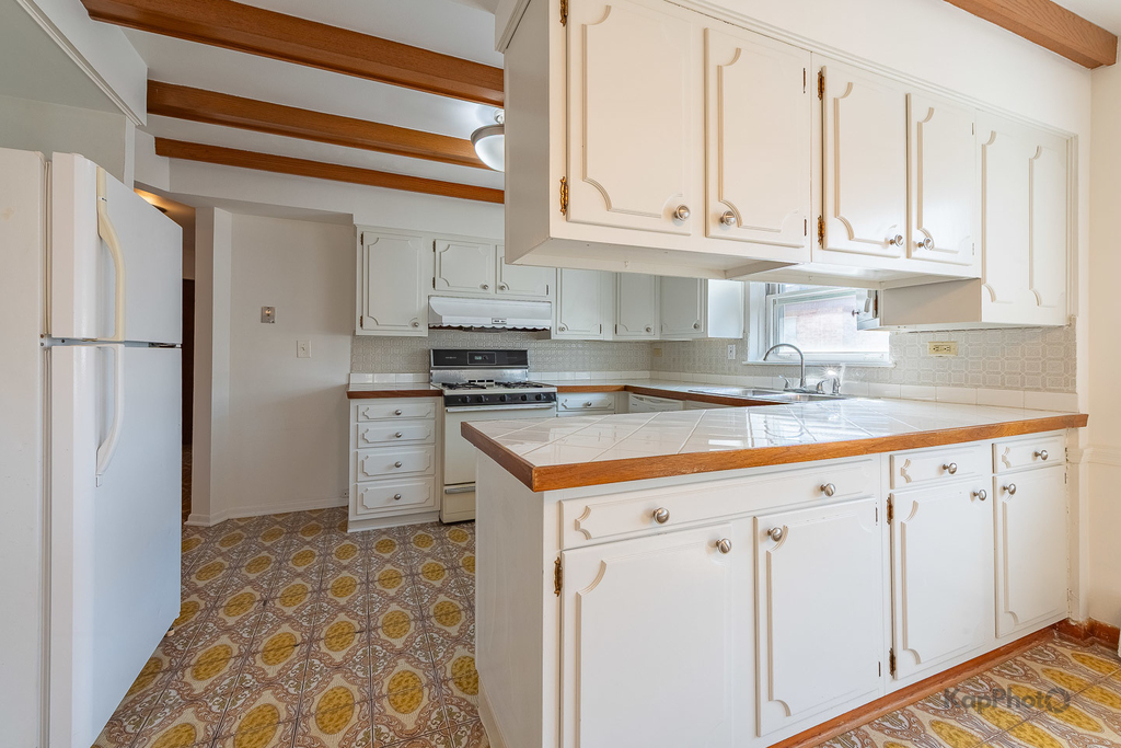 8417 W Berwyn Avenue - Photo 6