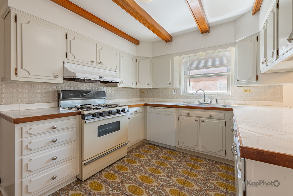 8417 W Berwyn Avenue - Photo 7