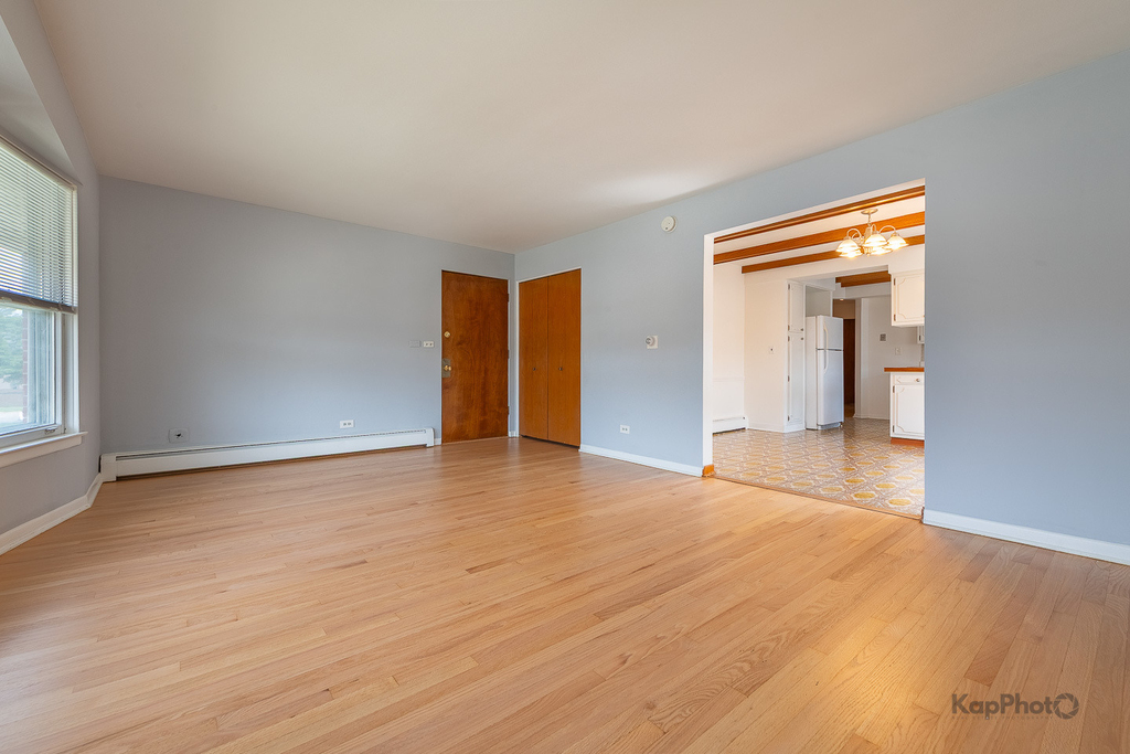 8417 W Berwyn Avenue - Photo 2