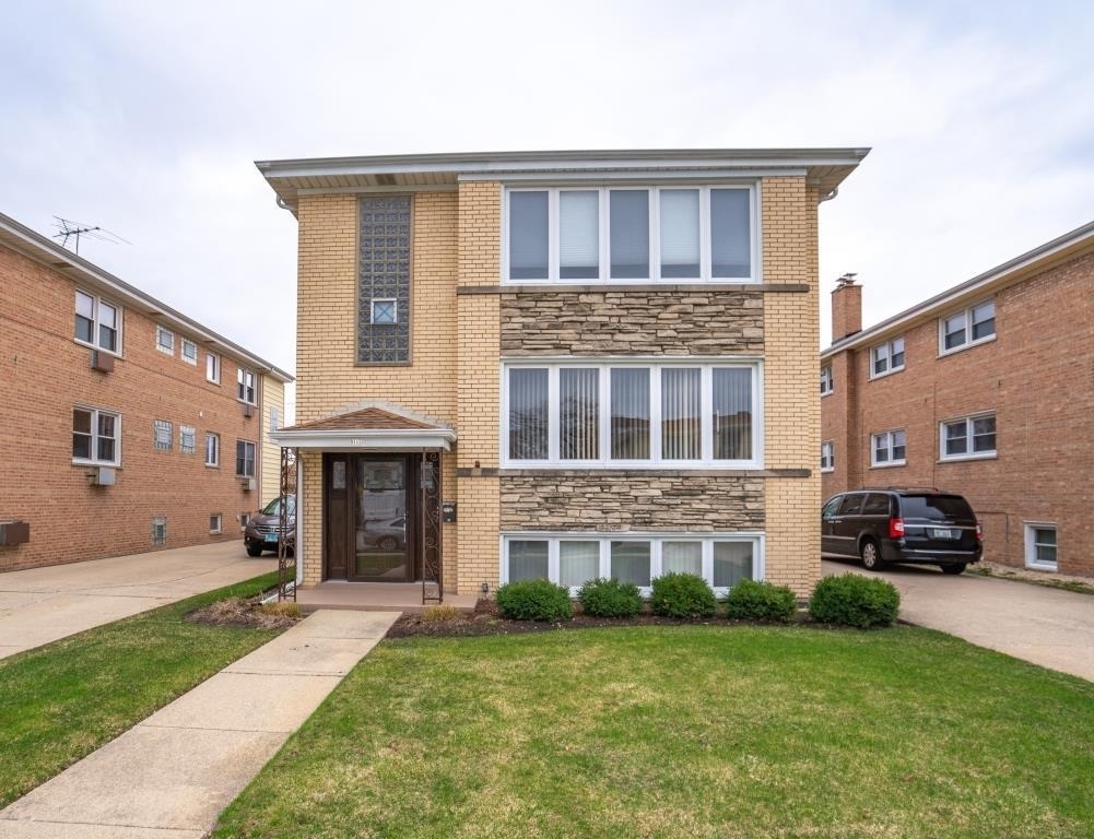 8465 W Berwyn Avenue - Photo 0