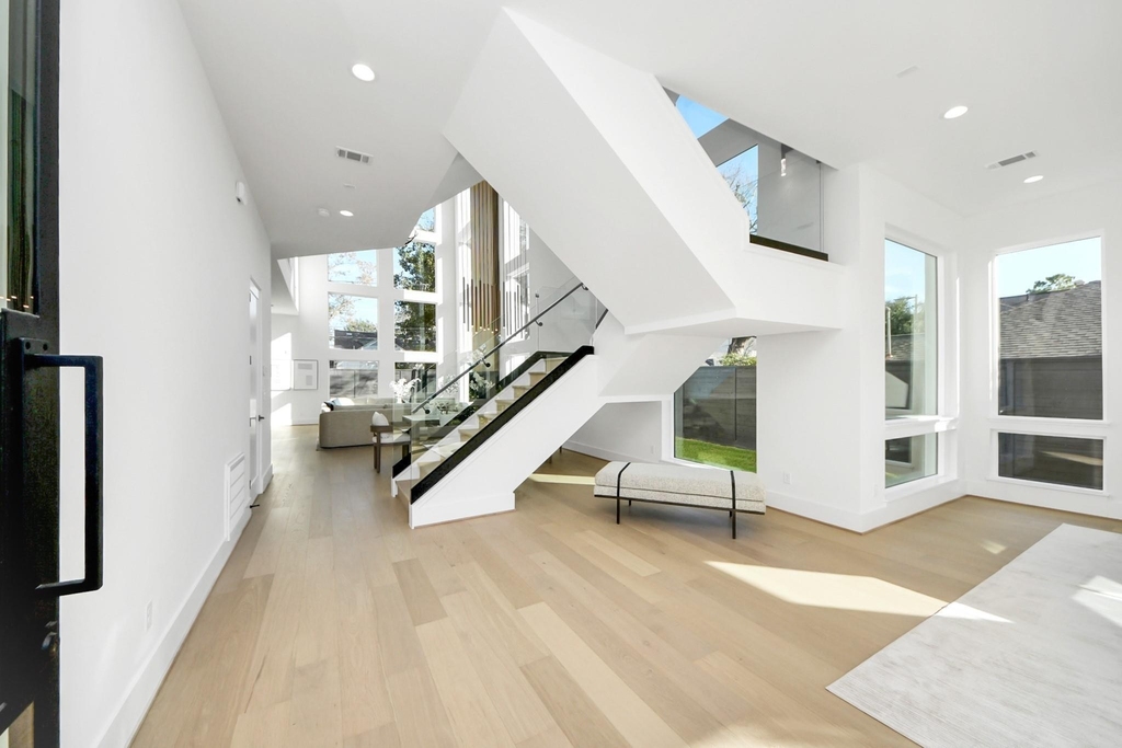 2232 Swift Boulevard - Photo 2