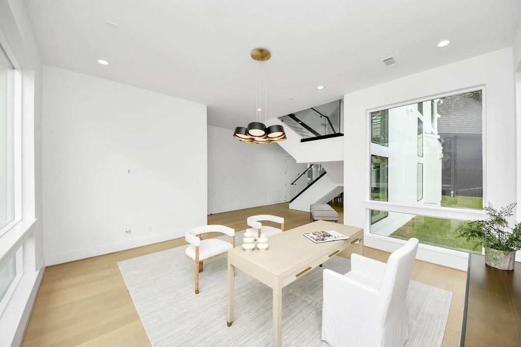 2232 Swift Boulevard - Photo 4