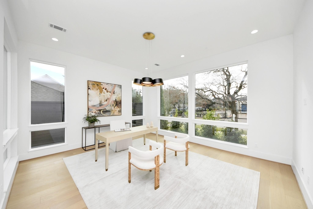2232 Swift Boulevard - Photo 3