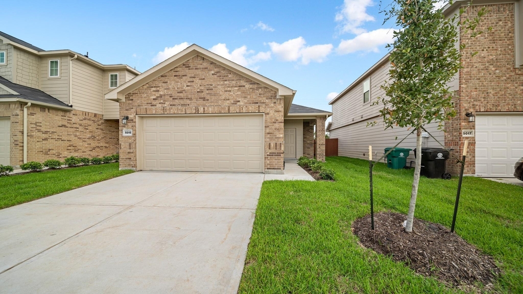 5015 Lady Morgan Drive - Photo 0