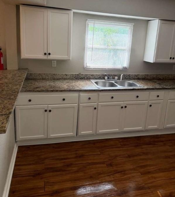 7805 Woodlyn Road - Photo 2