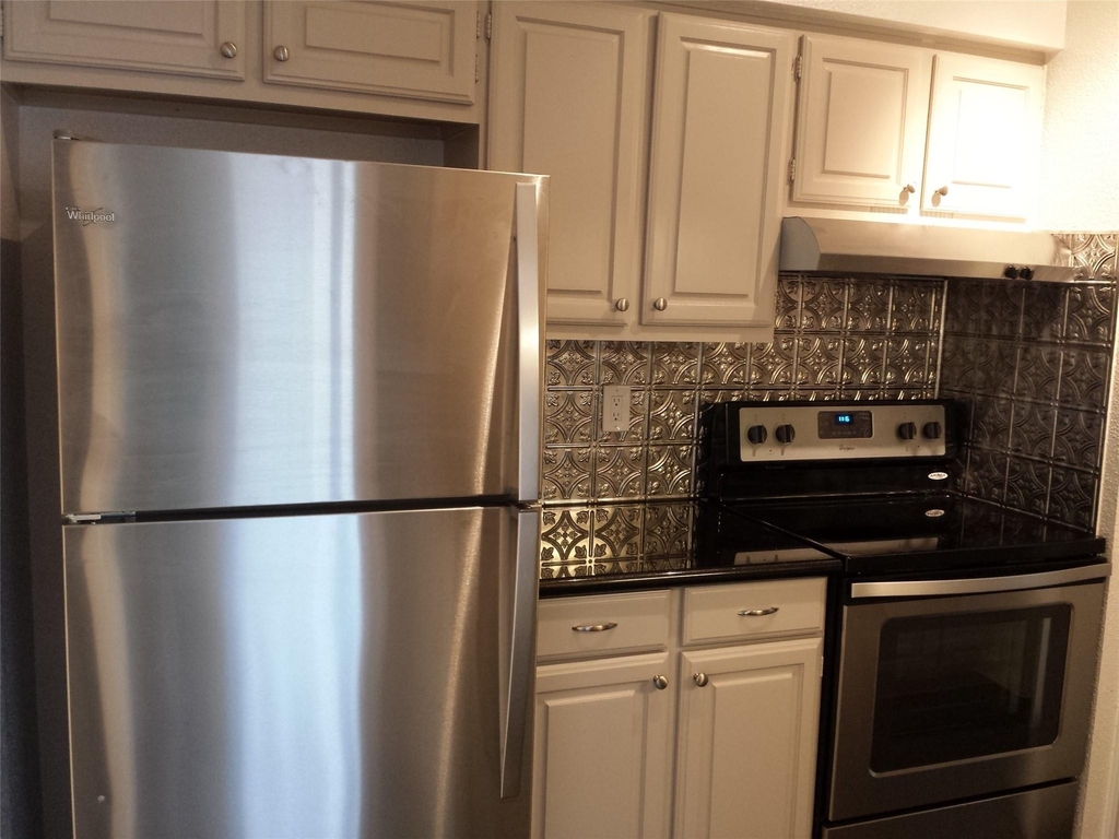 2400 N Braeswood Boulevard - Photo 2