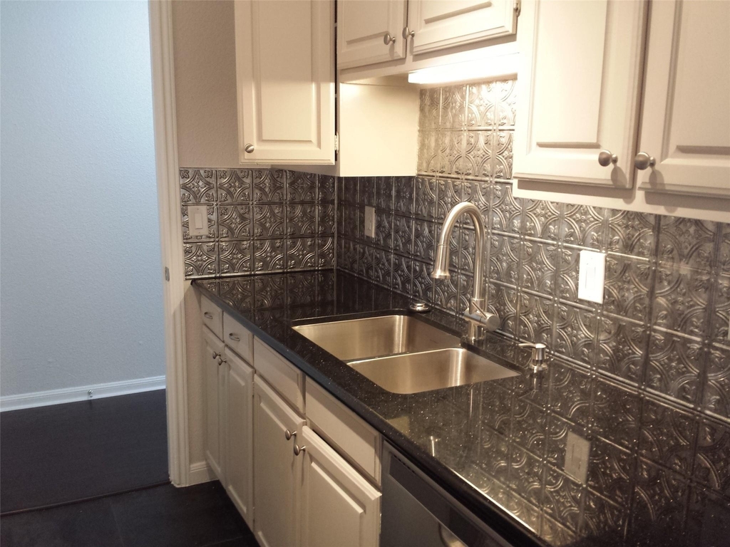 2400 N Braeswood Boulevard - Photo 0