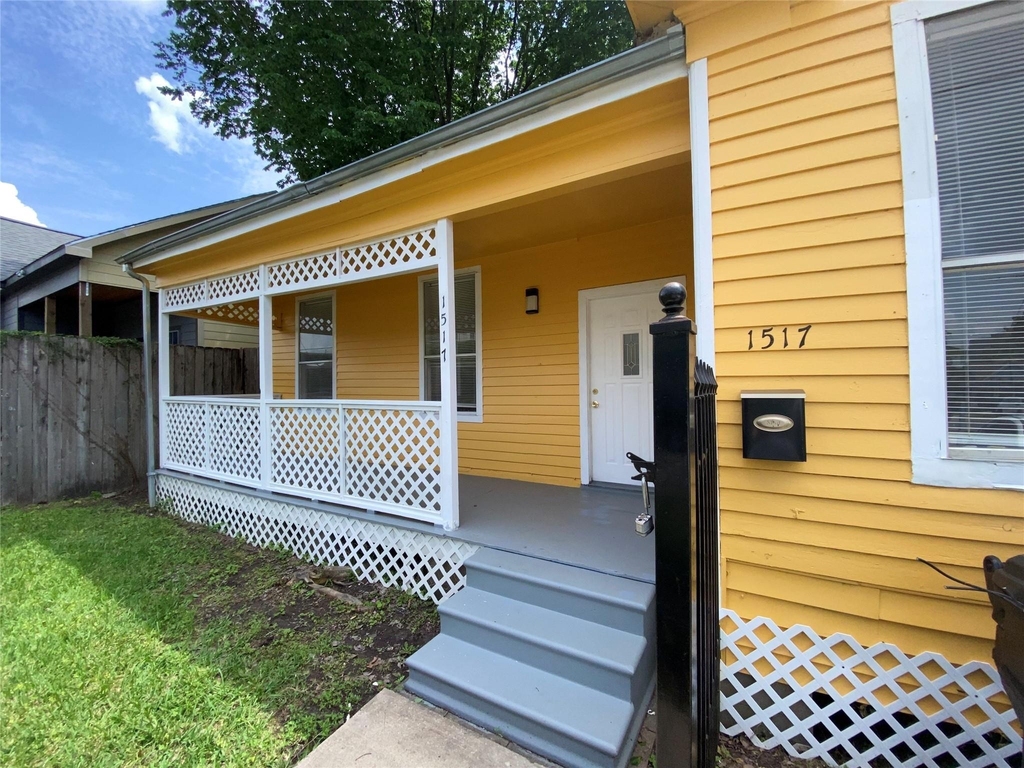 1517 Summer Street - Photo 2