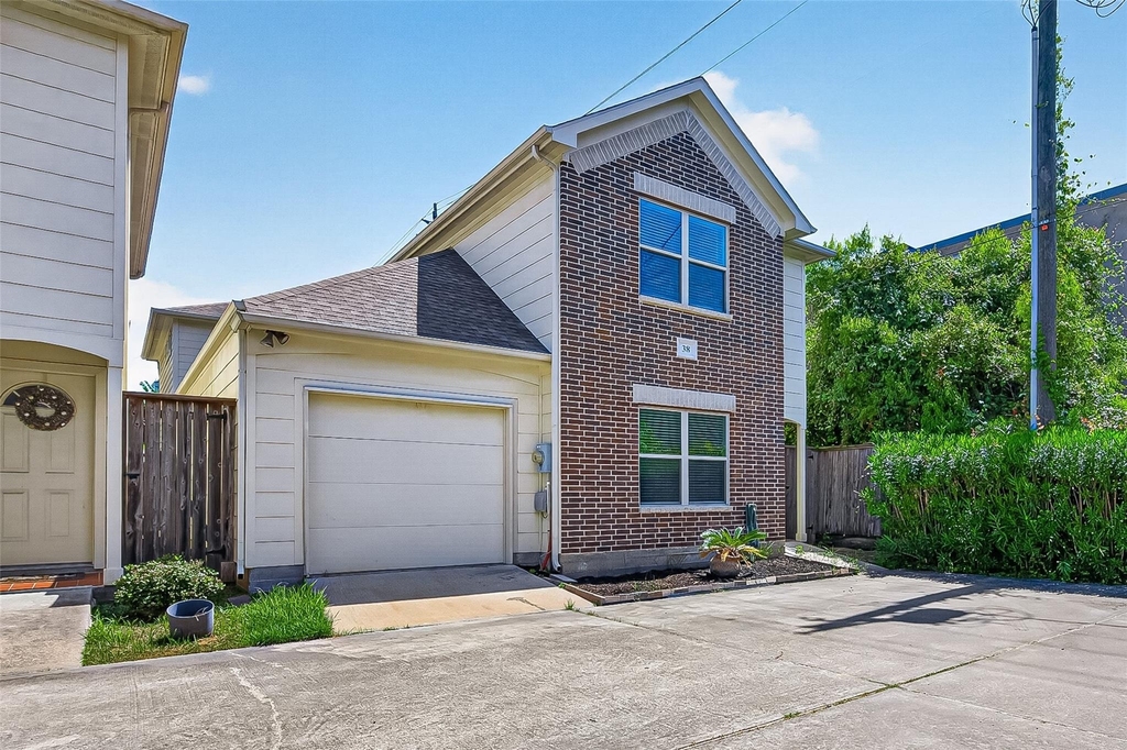 5951 S Loop E - Photo 2