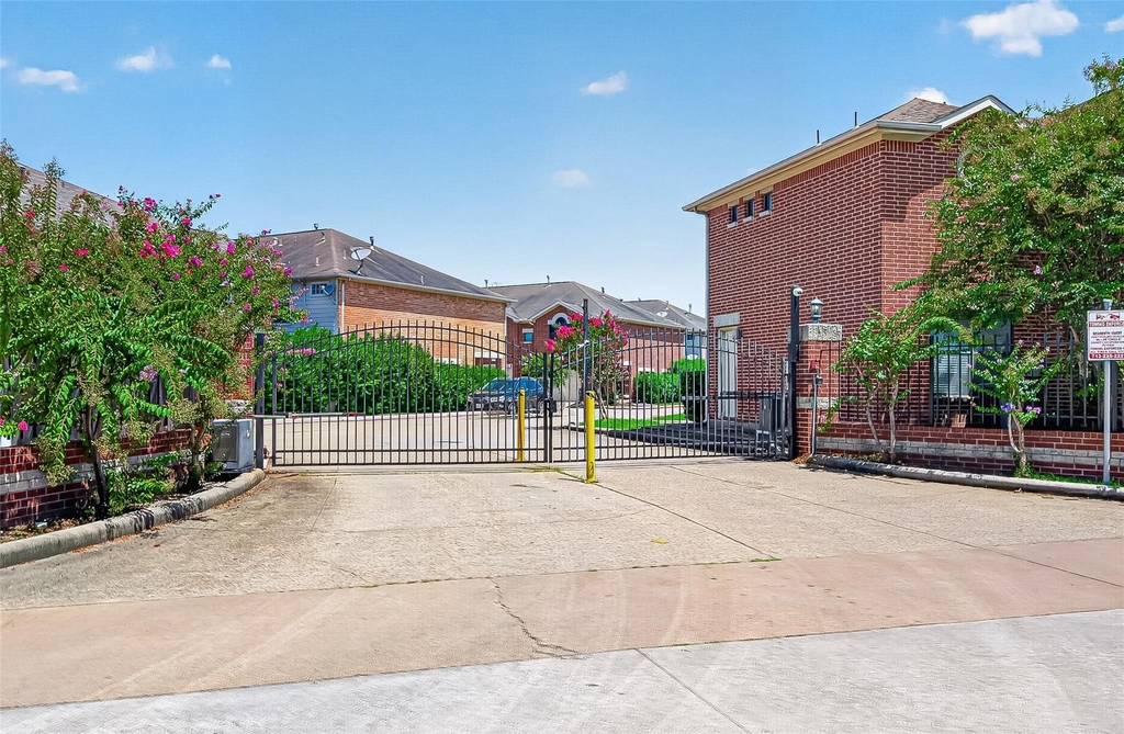 5951 S Loop E - Photo 33