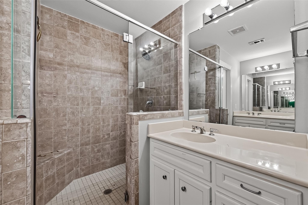 5951 S Loop E - Photo 17