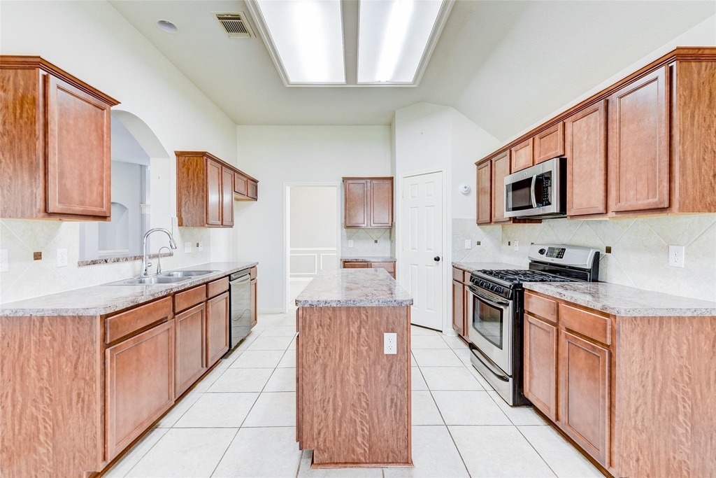 25910 Oakridge Forest Lane - Photo 15