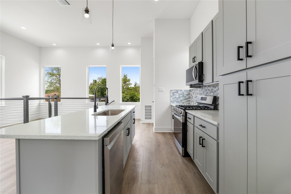 947 Green Meadow Street - Photo 2