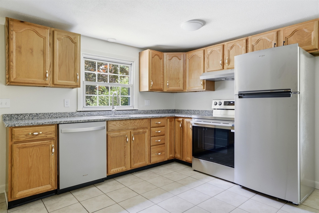 289 Derry - Photo 3