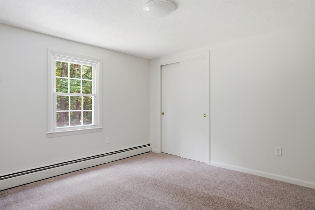 289 Derry - Photo 13