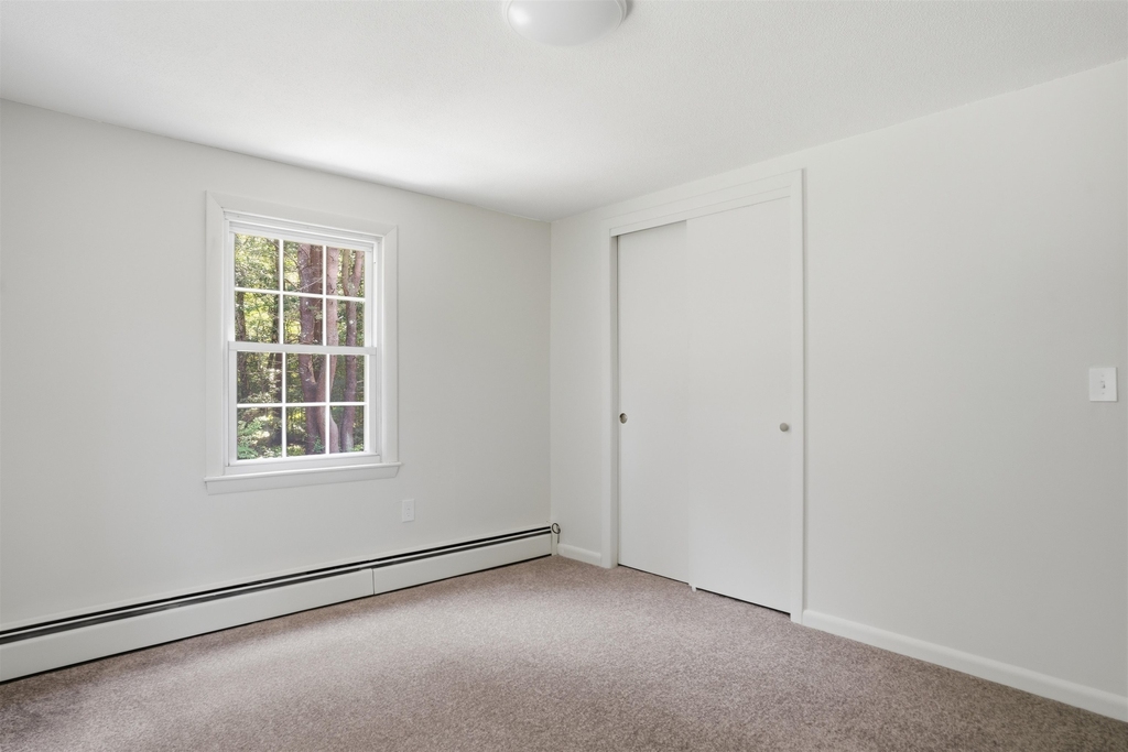 289 Derry - Photo 10