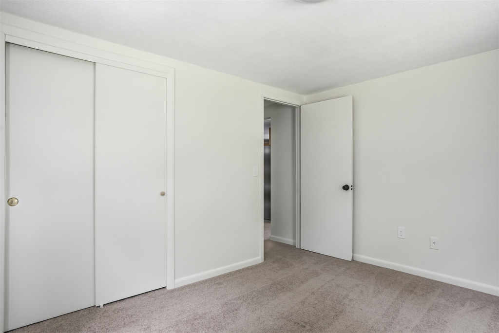 289 Derry - Photo 11