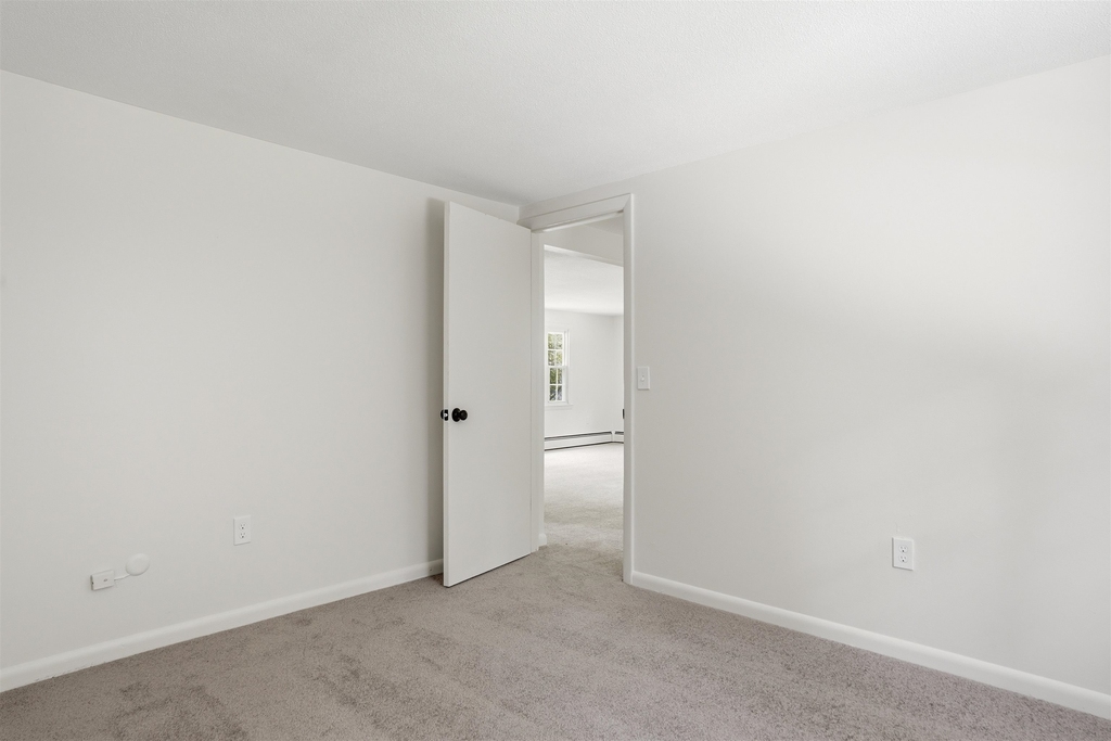 289 Derry - Photo 15