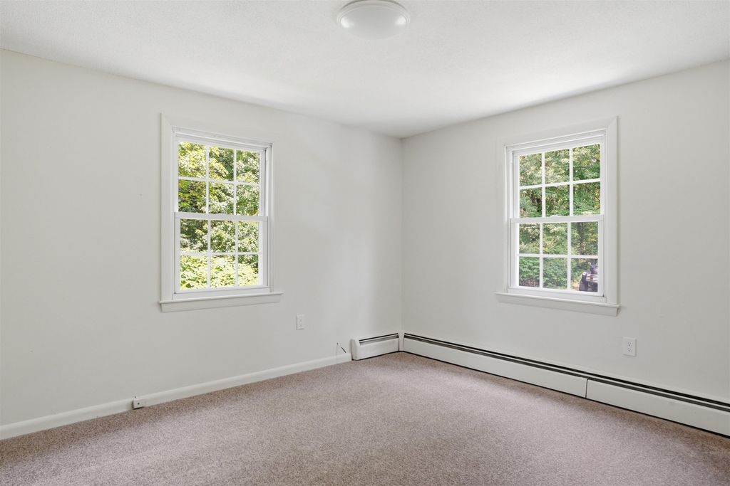 289 Derry - Photo 9