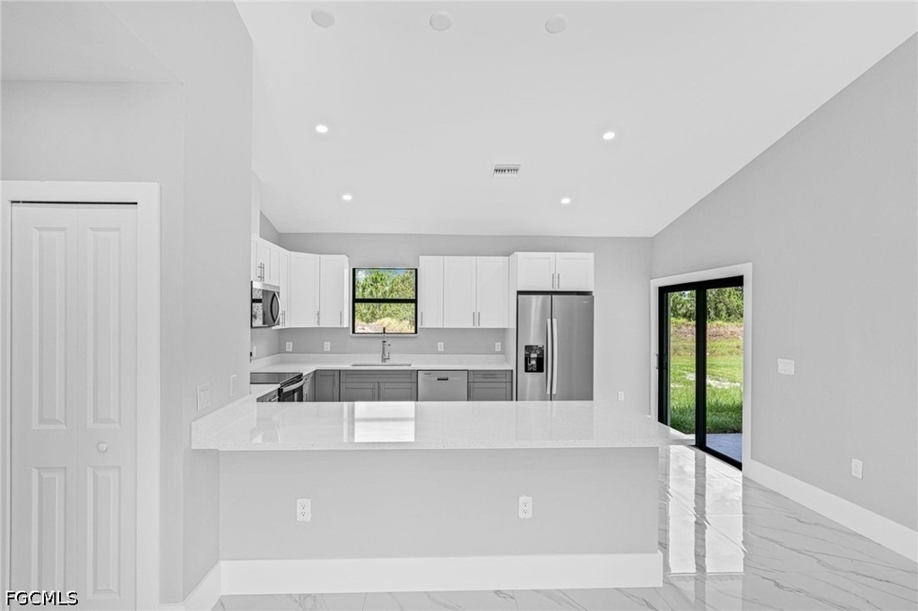 633 Windermere Drive - Photo 4
