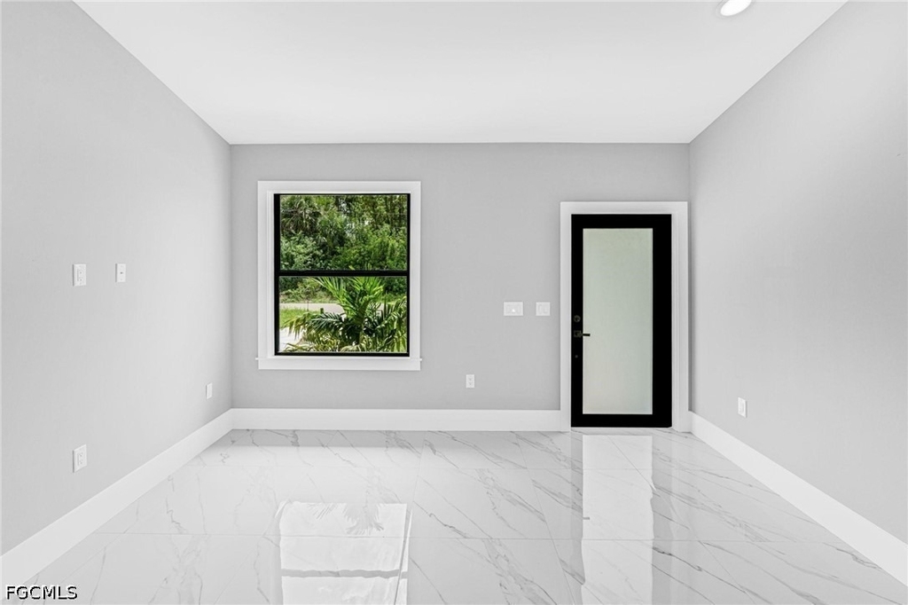 633 Windermere Drive - Photo 5