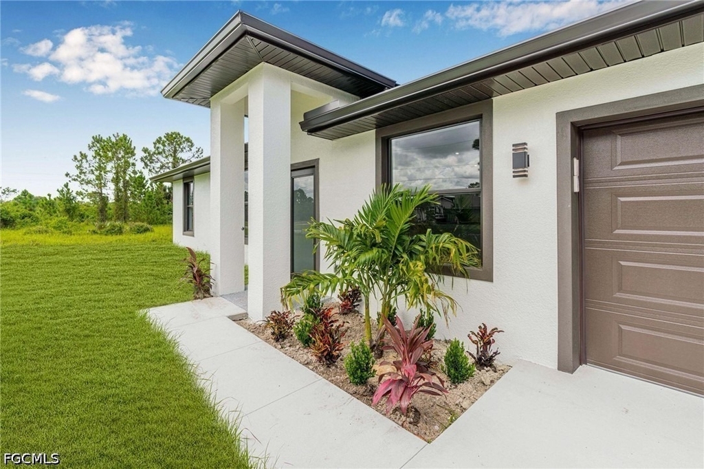 633 Windermere Drive - Photo 0