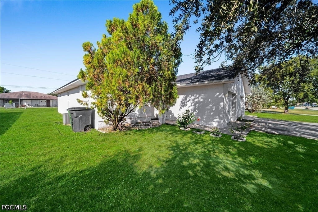 1214 Se 24th Avenue - Photo 2