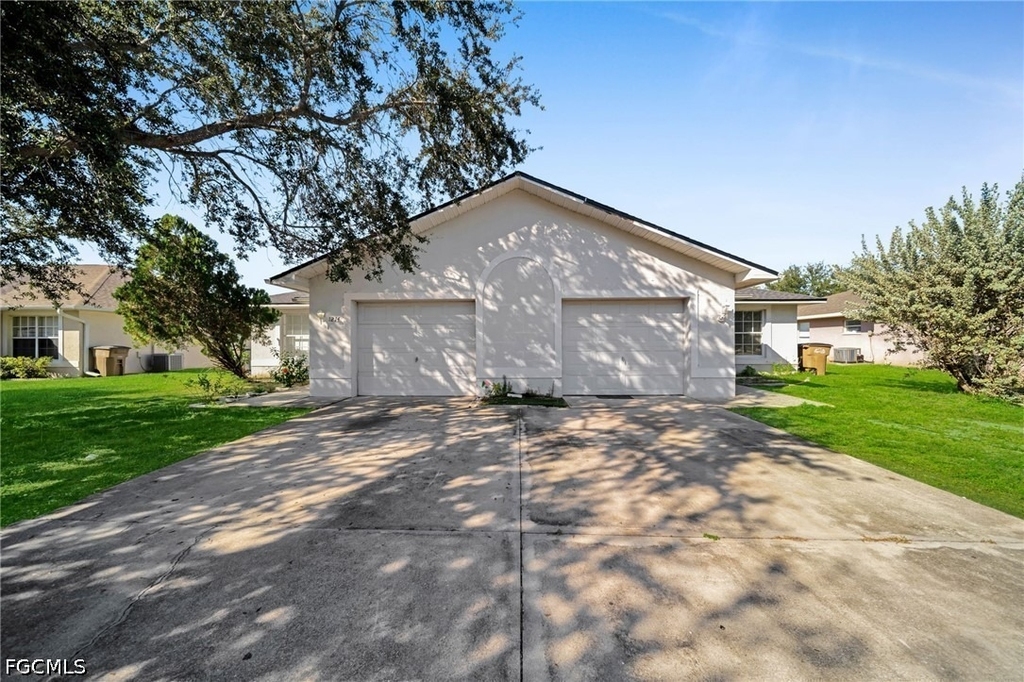 1214 Se 24th Avenue - Photo 0