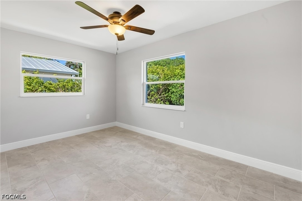1003 April Lane - Photo 15