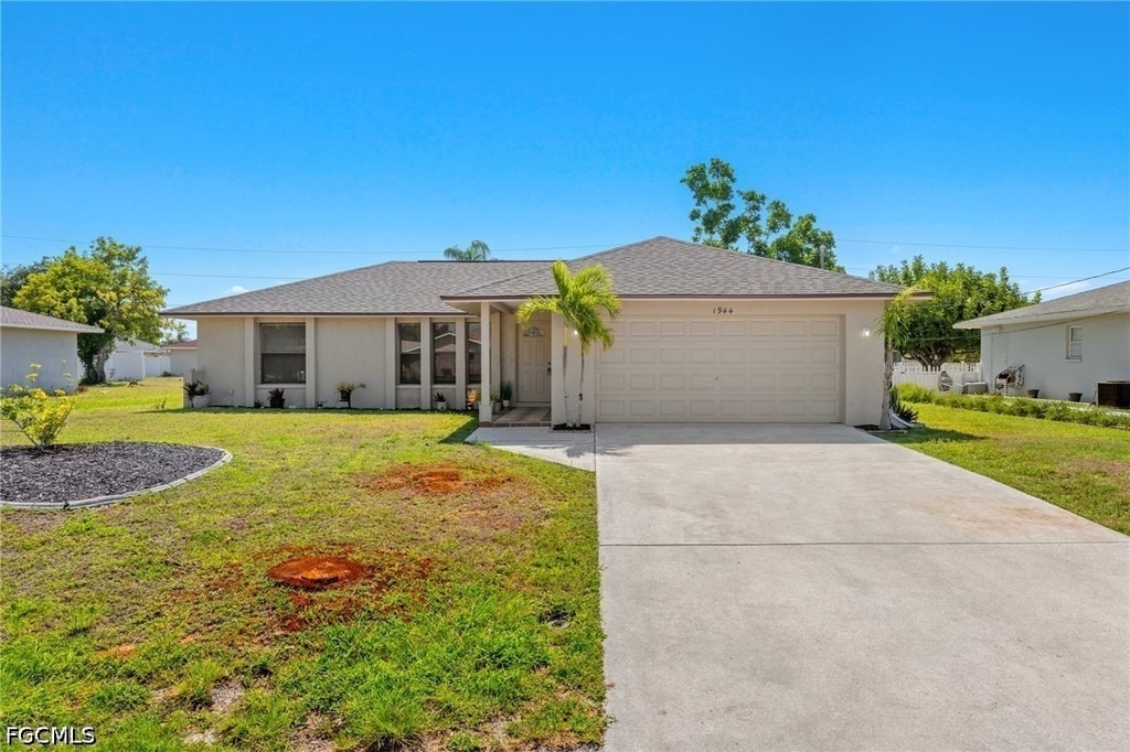 1944 Country Club Boulevard - Photo 1