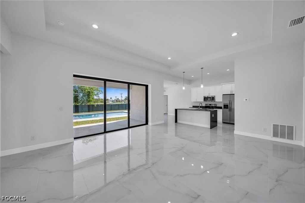 2504 Sw 32nd Street - Photo 4