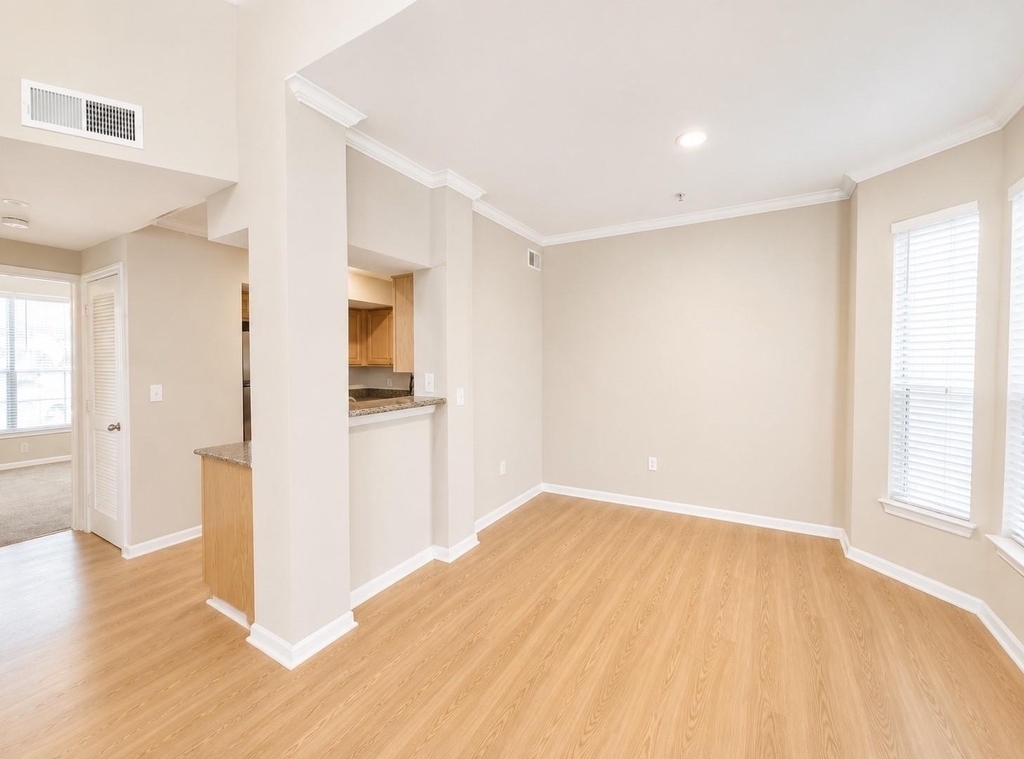 702 Hadley Street - Photo 2