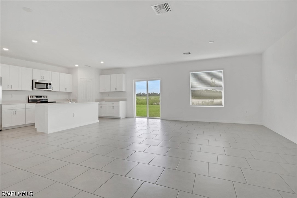 19550 Fairhill Court - Photo 6