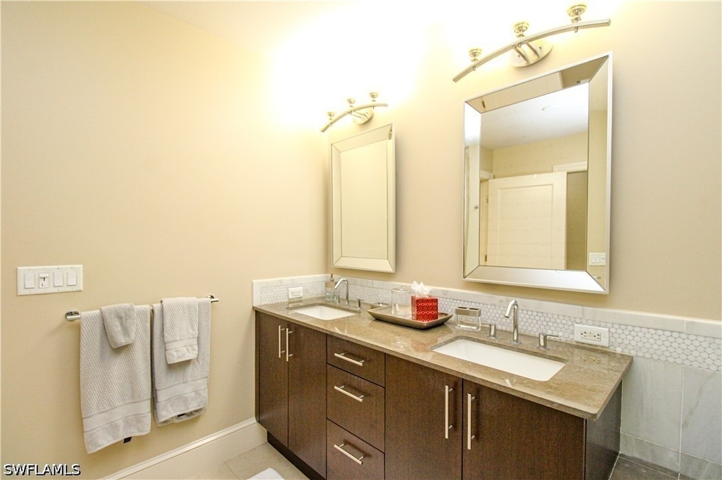 9123 Strada Place - Photo 40