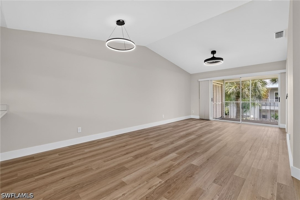 1915 Courtyard Way - Photo 5