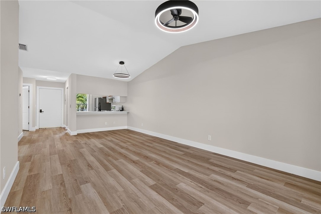 1915 Courtyard Way - Photo 8