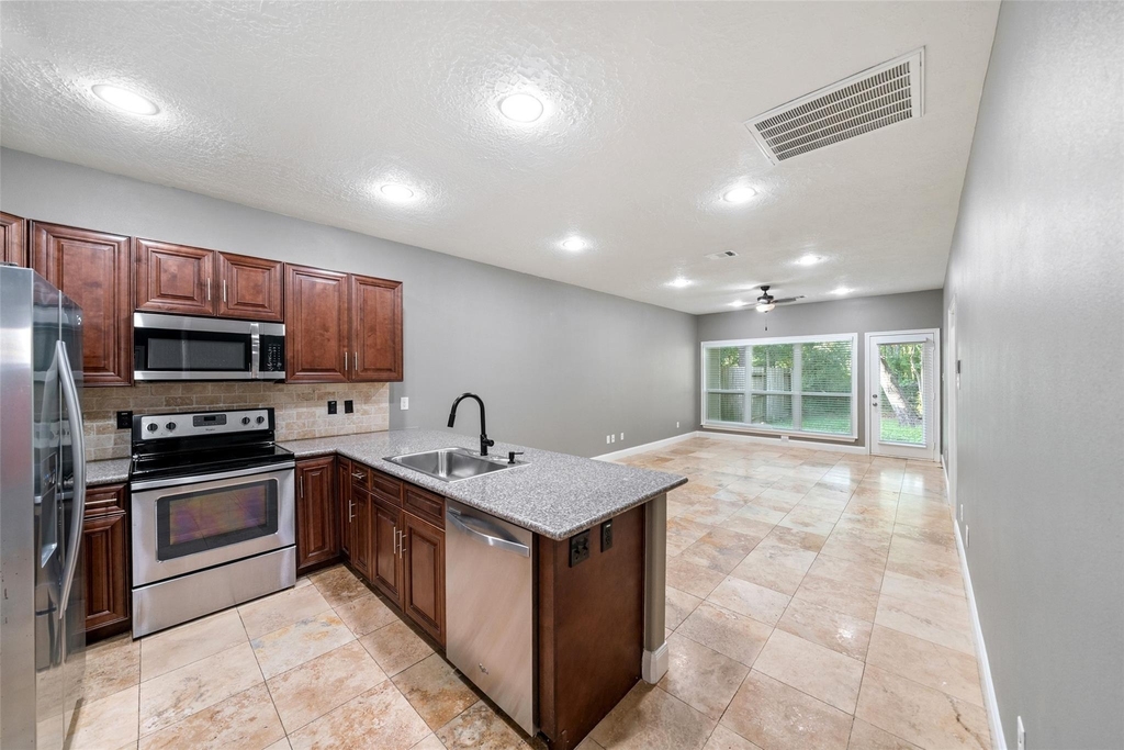 307 Covecrest Drive - Photo 7