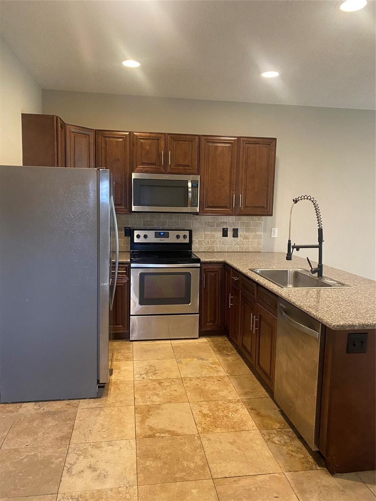 307 Covecrest Drive - Photo 1