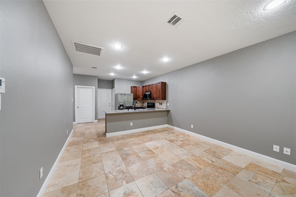 307 Covecrest Drive - Photo 4