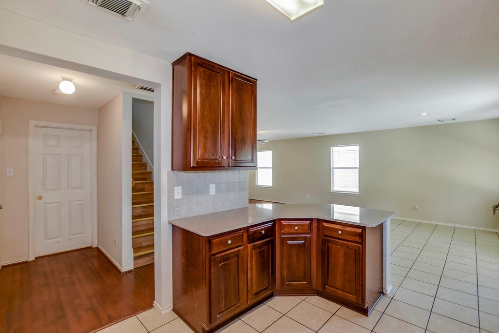 18231 Valebluff Lane - Photo 10