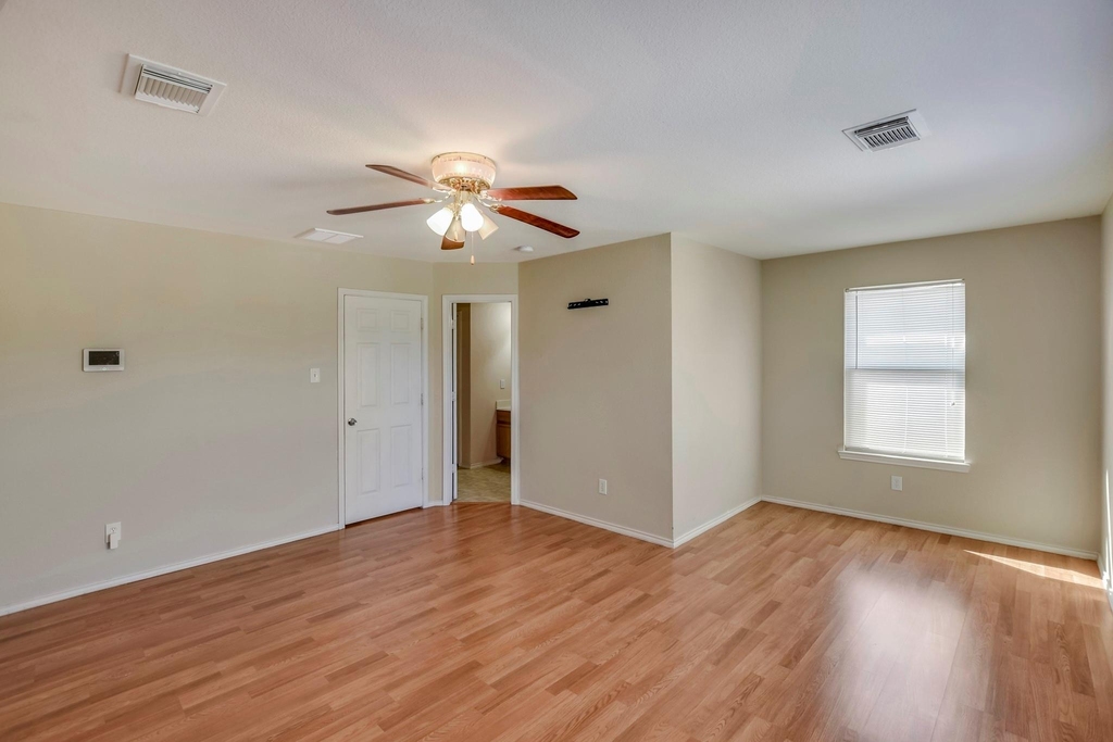 18231 Valebluff Lane - Photo 4