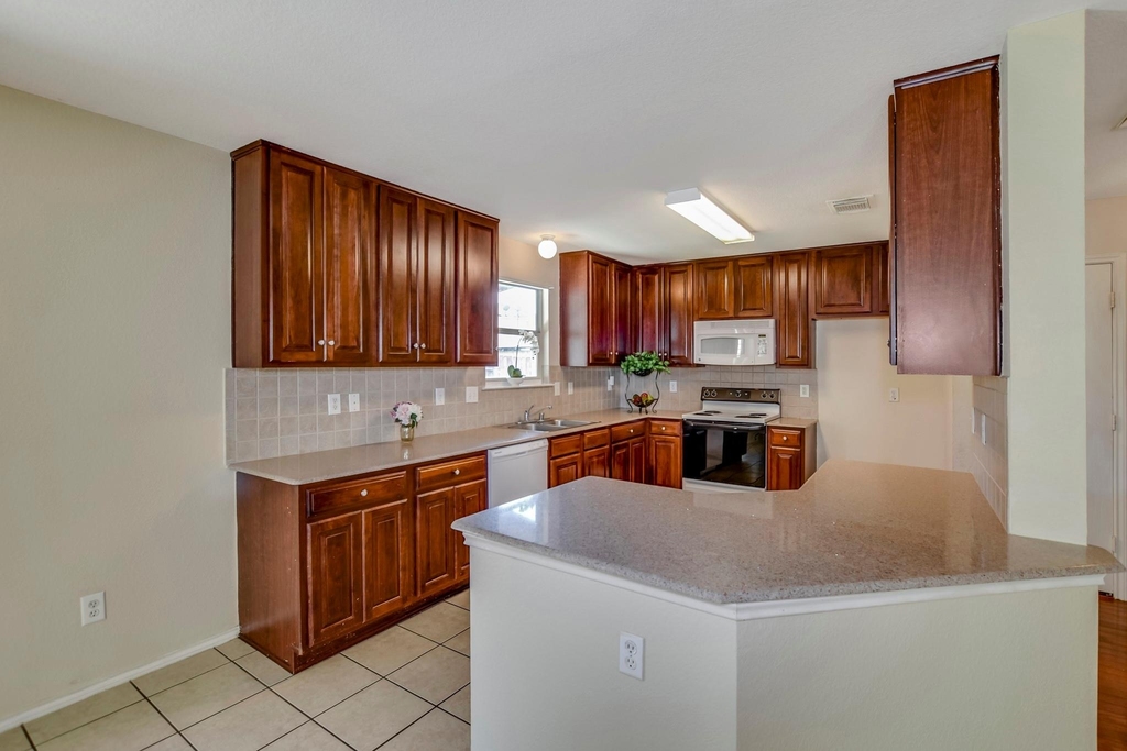 18231 Valebluff Lane - Photo 15