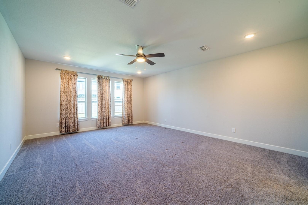 4706 Llano Loop - Photo 17