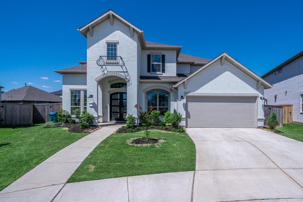 4706 Llano Loop - Photo 0