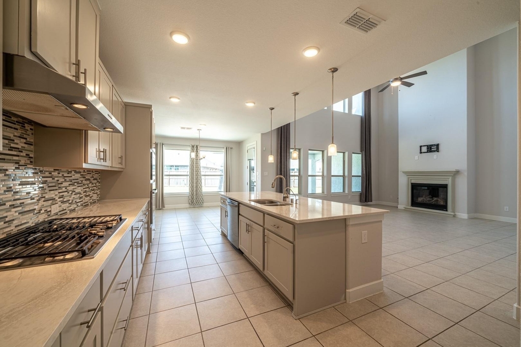 4706 Llano Loop - Photo 8