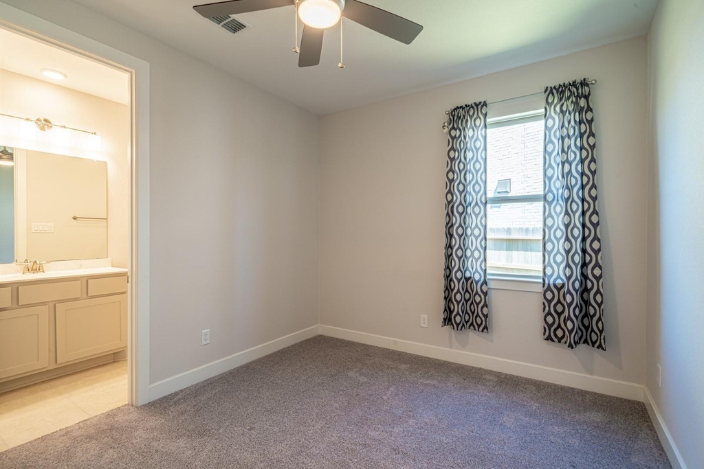4706 Llano Loop - Photo 25