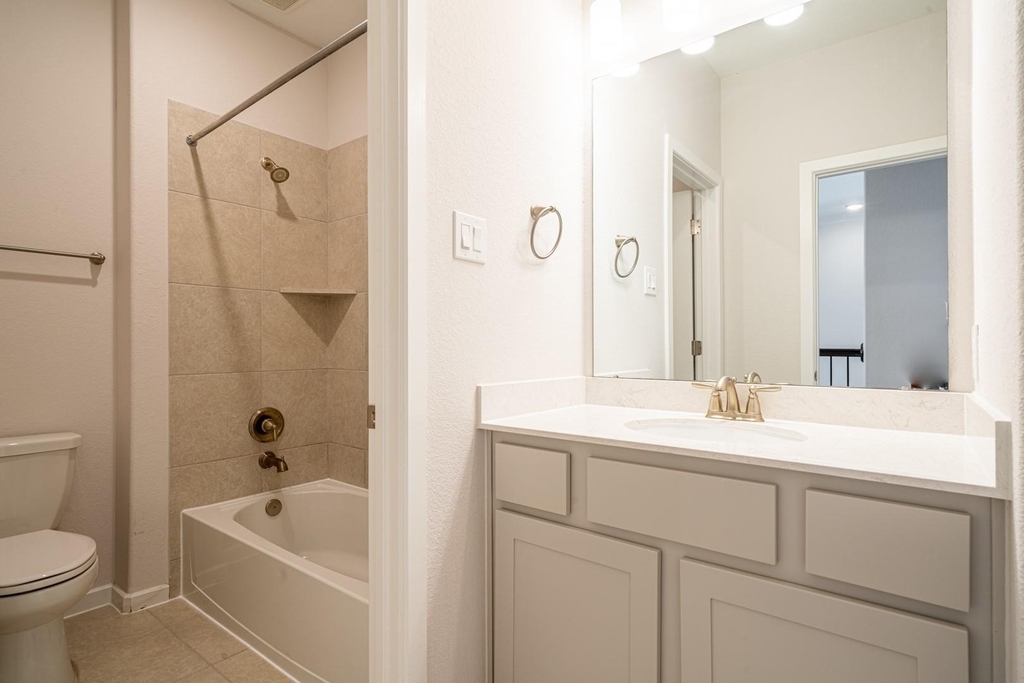 4706 Llano Loop - Photo 29