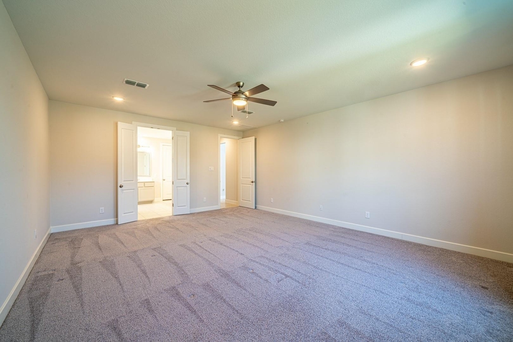 4706 Llano Loop - Photo 19