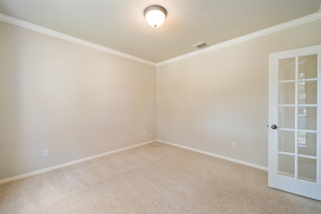 8811 Sun Haven Lane - Photo 4